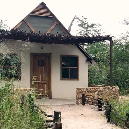 Gwango Heritage Resort Dete Exteriör bild