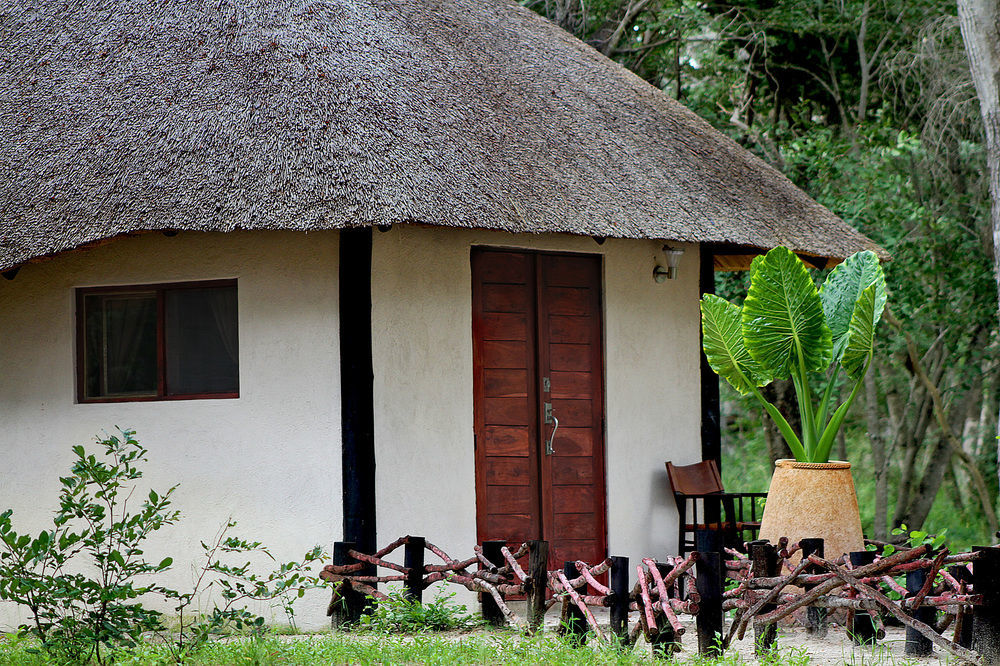 Gwango Heritage Resort Dete Exteriör bild