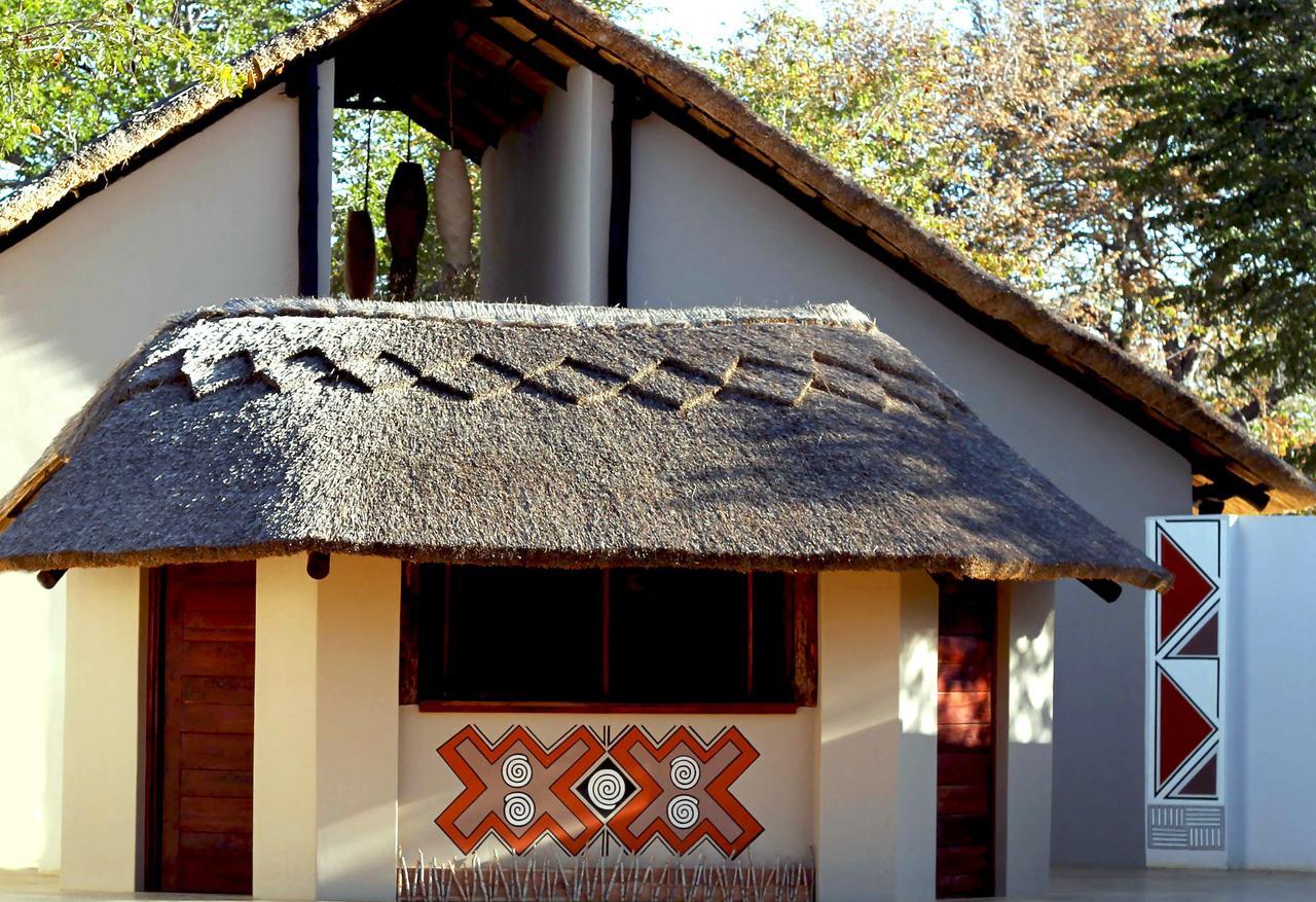 Gwango Heritage Resort Dete Exteriör bild